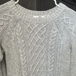 Gap knit sweater in light grey color
